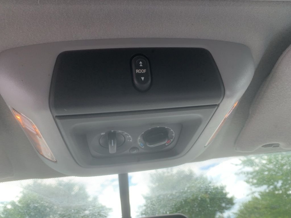 Used 2004 White Ford XLT image 19