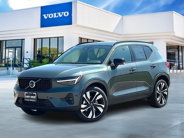 New 2026 Volvo XC40 B5 AWD Plus