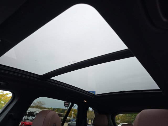 Used 2025 Gray BMW xDrive40i image 31