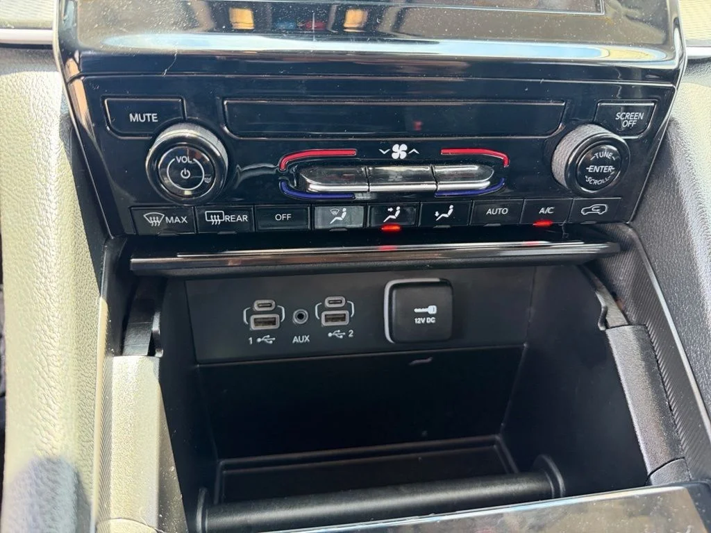 Used 2023 White Jeep Laredo image 15