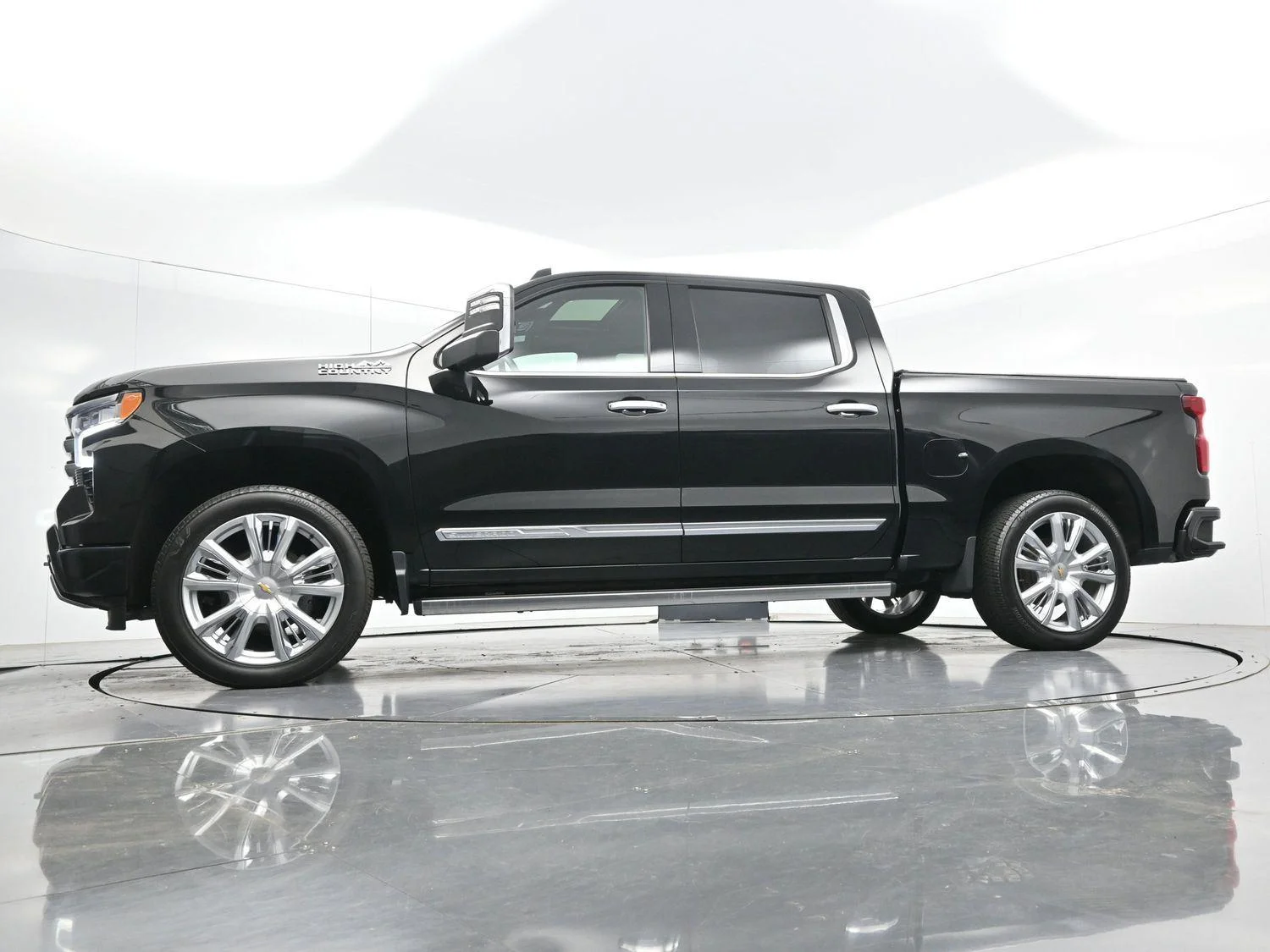 Used 2024 Black Chevrolet High Country image 47