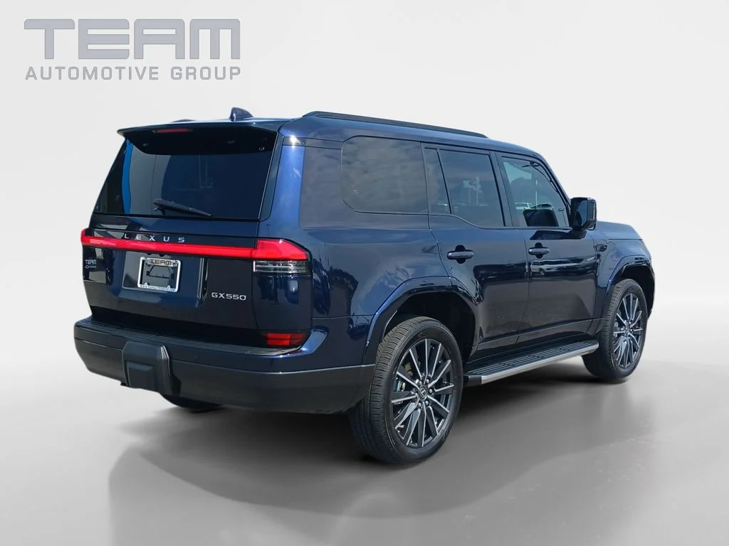 Used 2025  Lexus 550 Luxury image 7