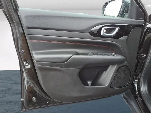 Used 2025 Black Jeep Trailhawk image 21