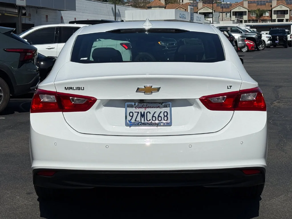 Used 2024 Summit White Chevrolet 1LT image 8