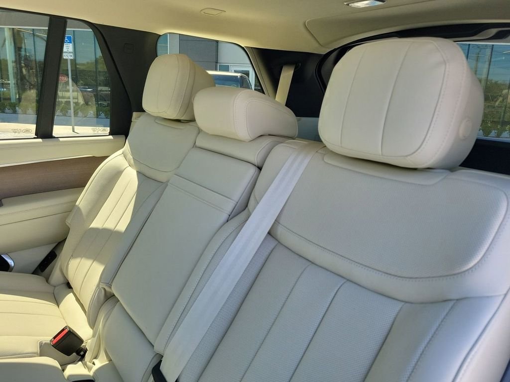 New 2026 Charente Grey Land Rover SE image 15