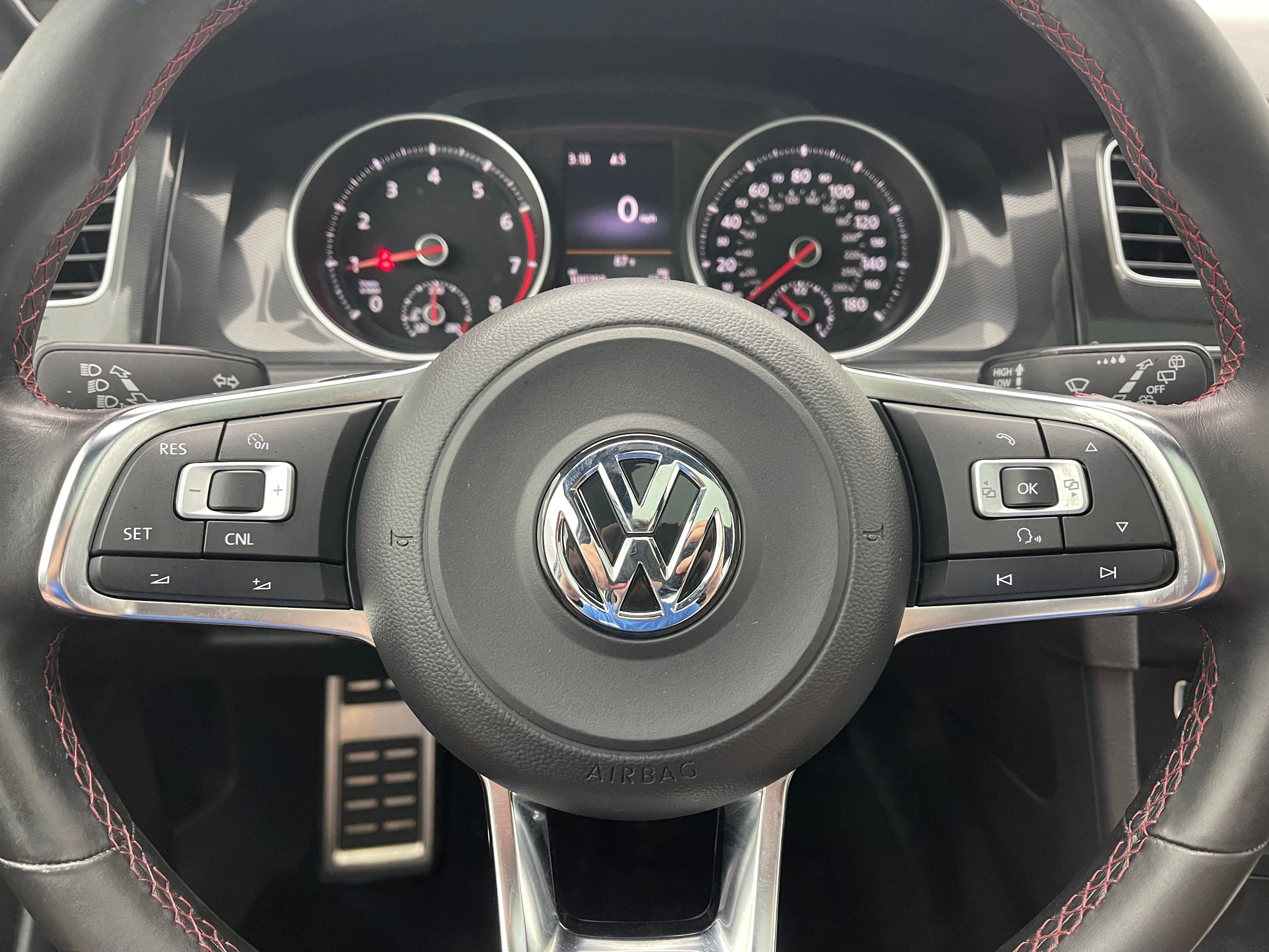 Used 2016 Pure White Volkswagen Autobahn image 20