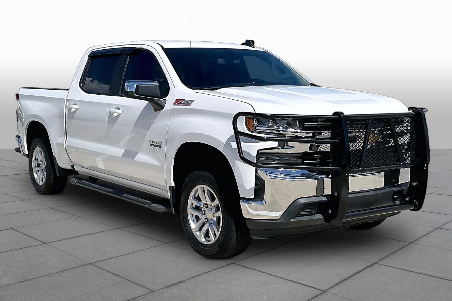 Used 2019 Summit White Chevrolet LT image 3