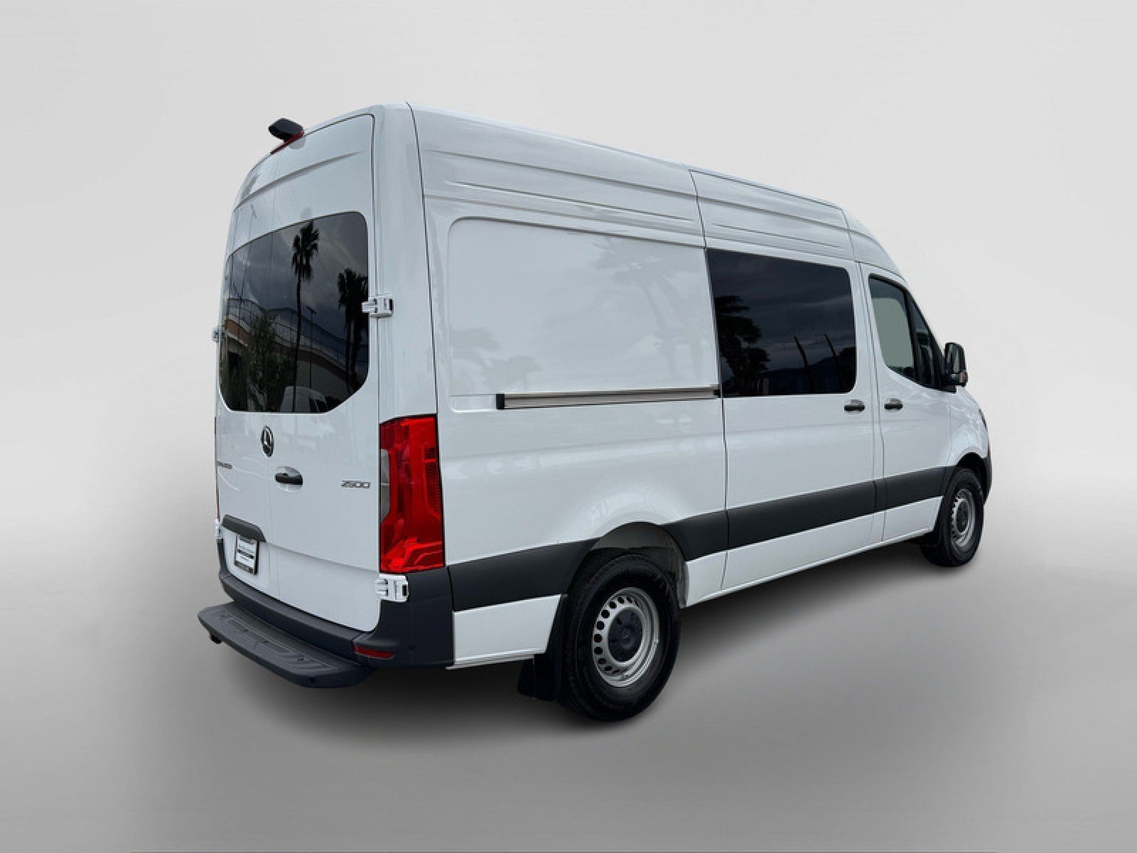 New 2026 Arctic+White Mercedes-Benz DCVS2S image 5