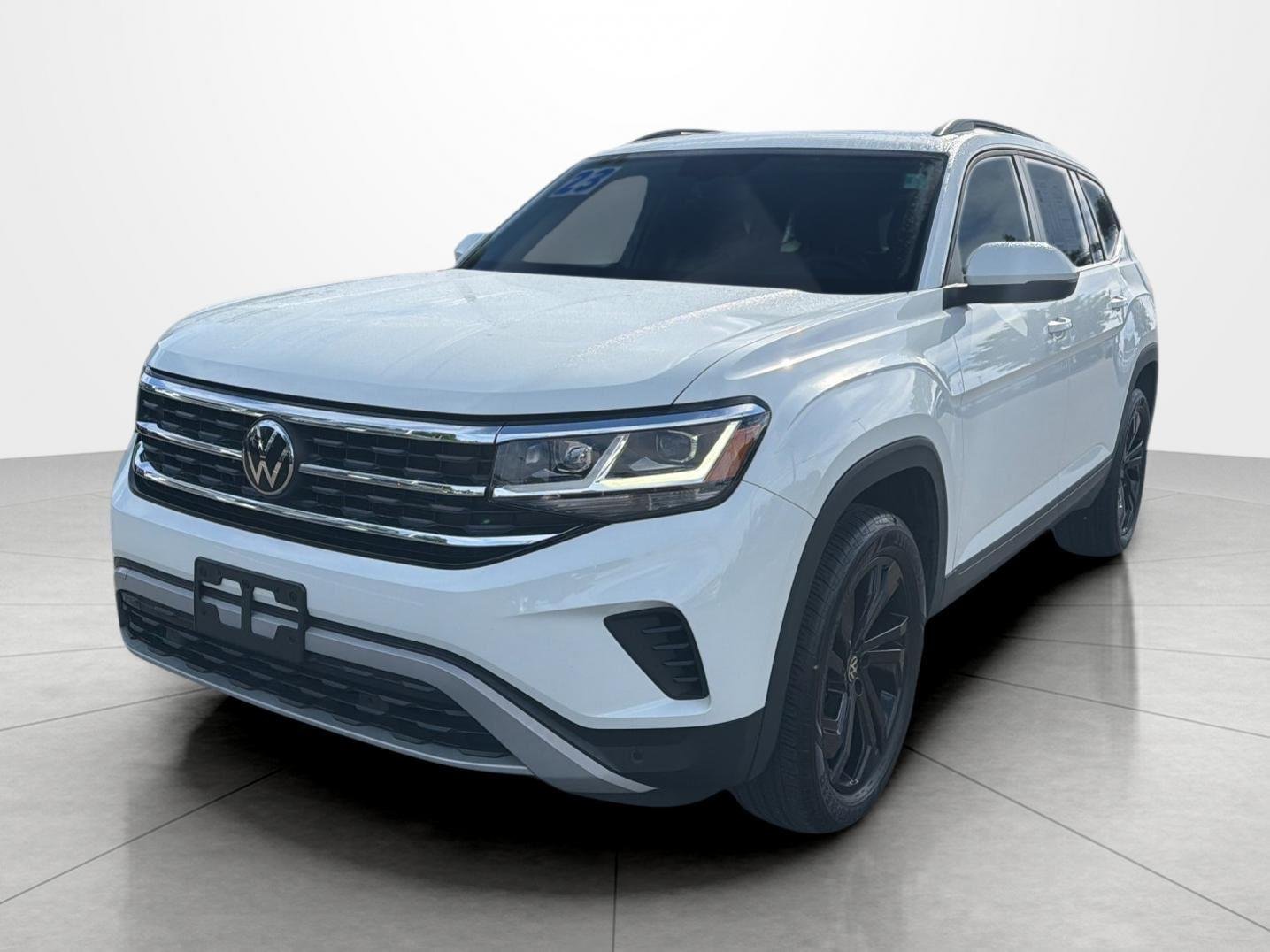 2023 Volkswagen Atlas 3.6L SE w/Tech 4MOTION's photo