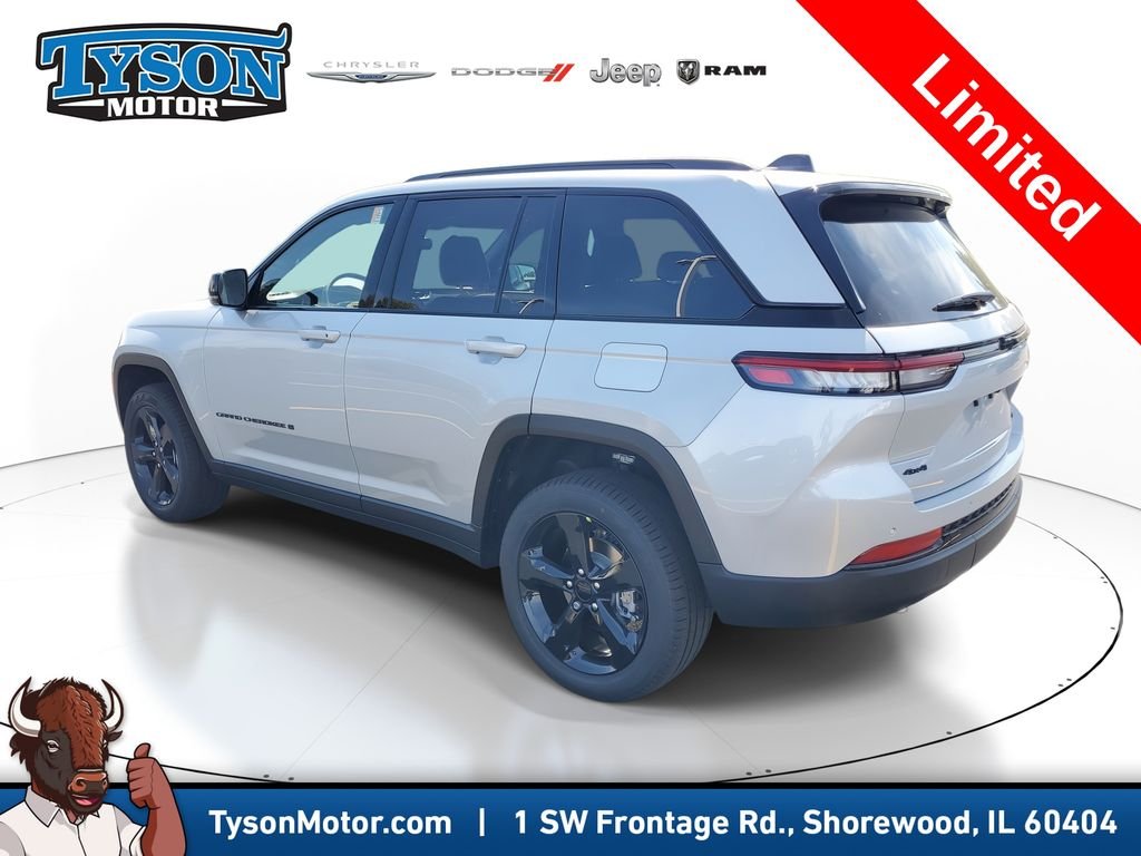 New 2025 Silver Zynith Exterior Paint Jeep Limited image 3