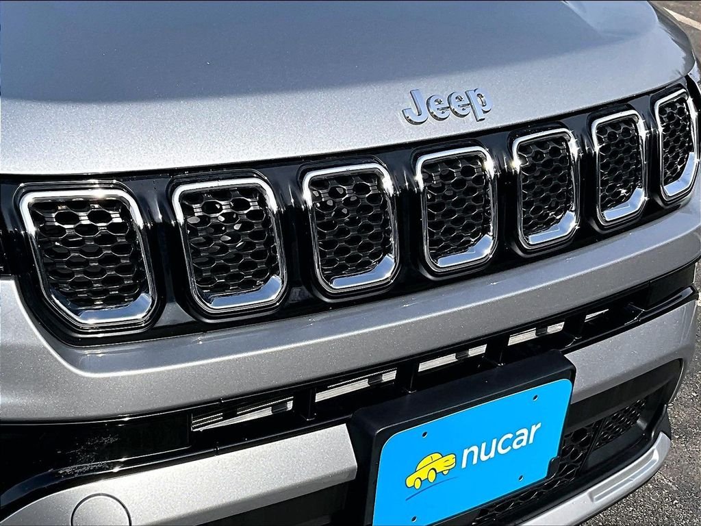Used 2024 Gray Jeep Limited image 31
