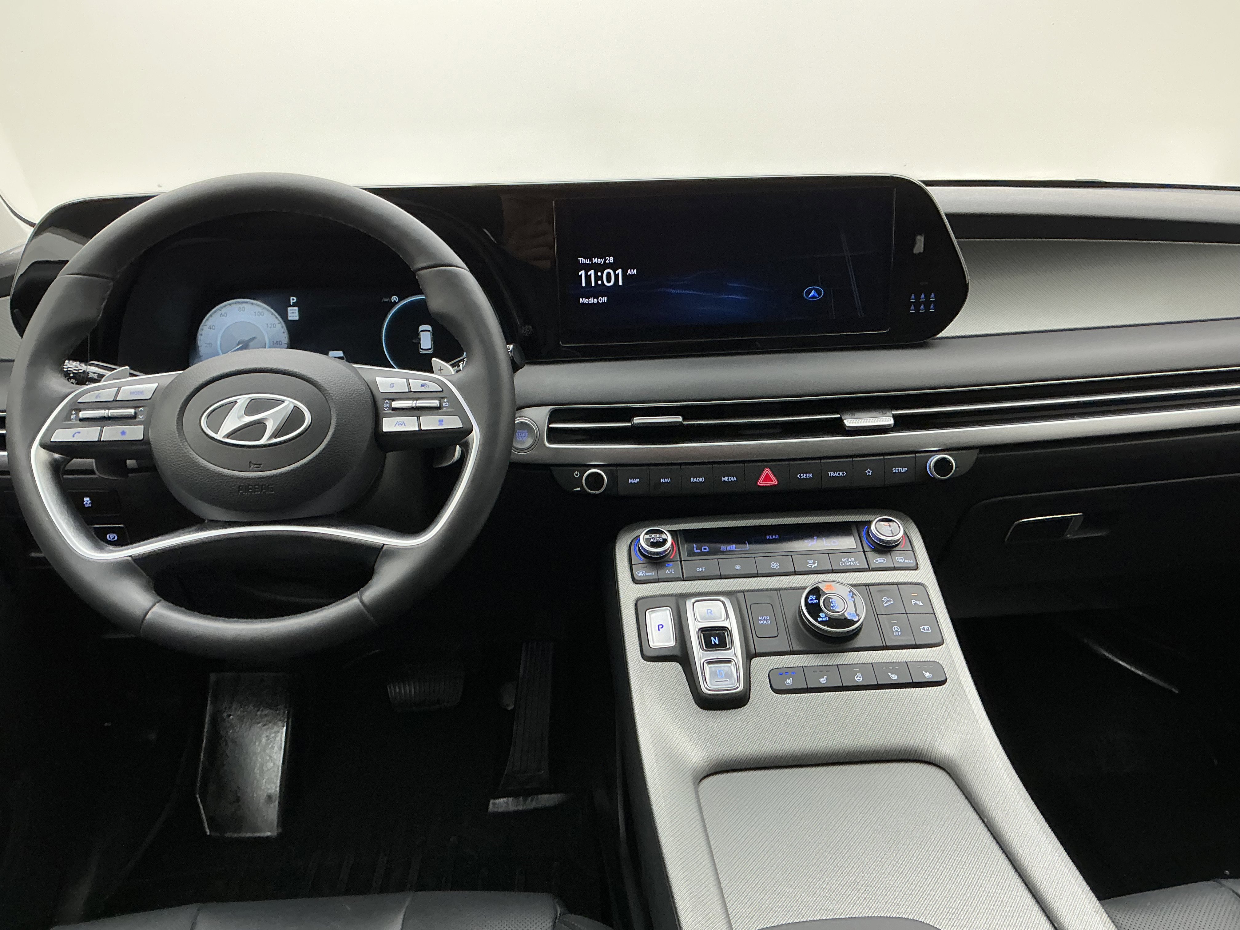 Used 2023 Hyper White Hyundai SEL image 20