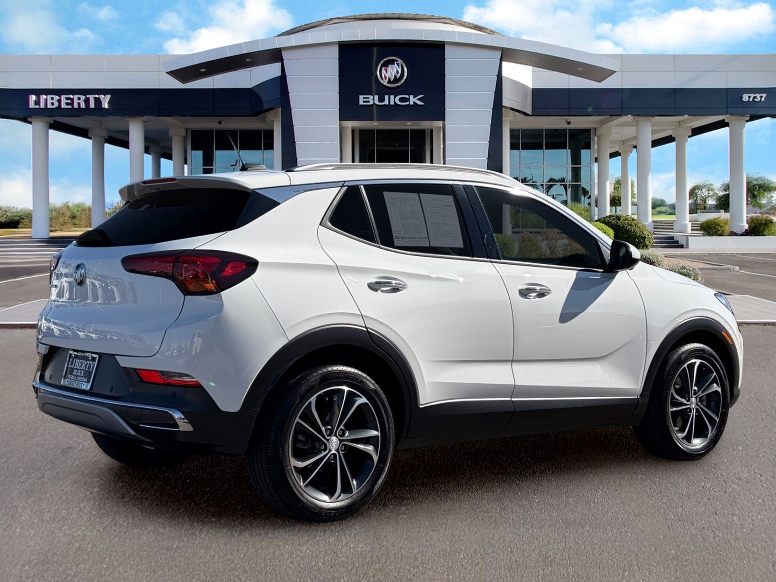 Used 2021 SUMMIT WHITE Buick Essence image 4