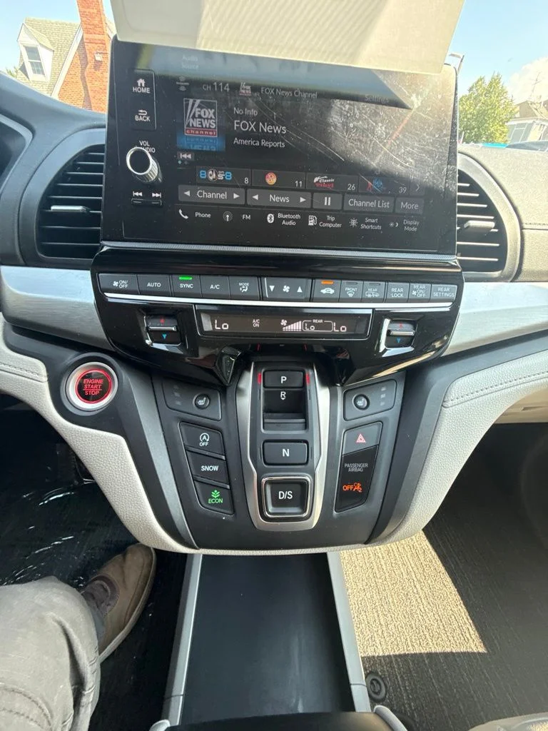 Used 2025 Silver Honda EX-L image 21