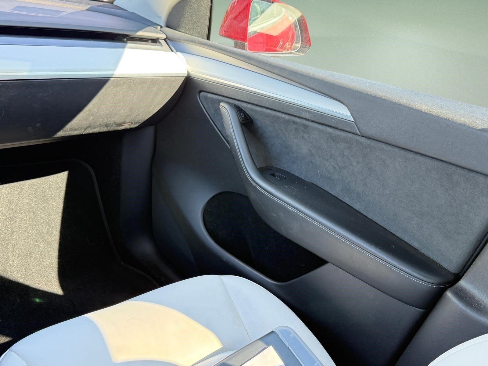 Used 2022  Tesla Performance image 14