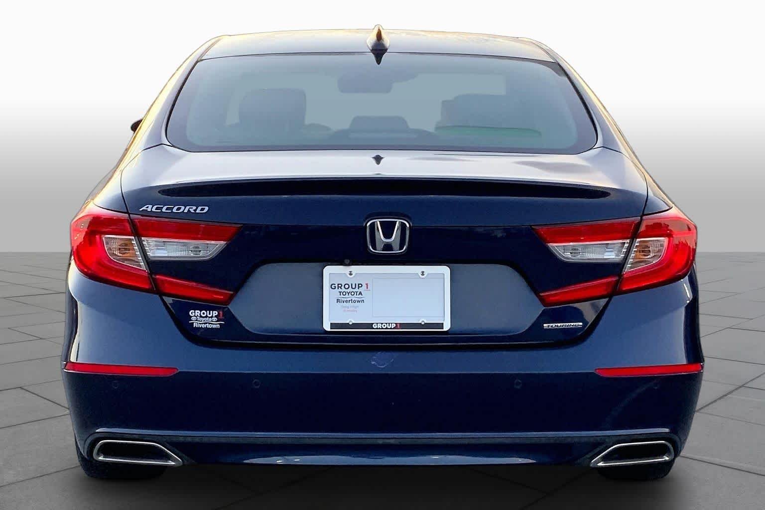Used 2018 Obsidian Blue Pearl Honda Touring 1.5T image 5