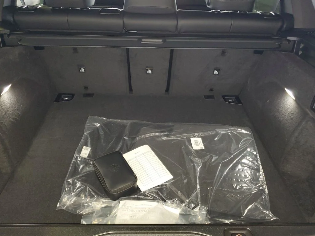 Used 2026 Black BMW sDrive40i image 7