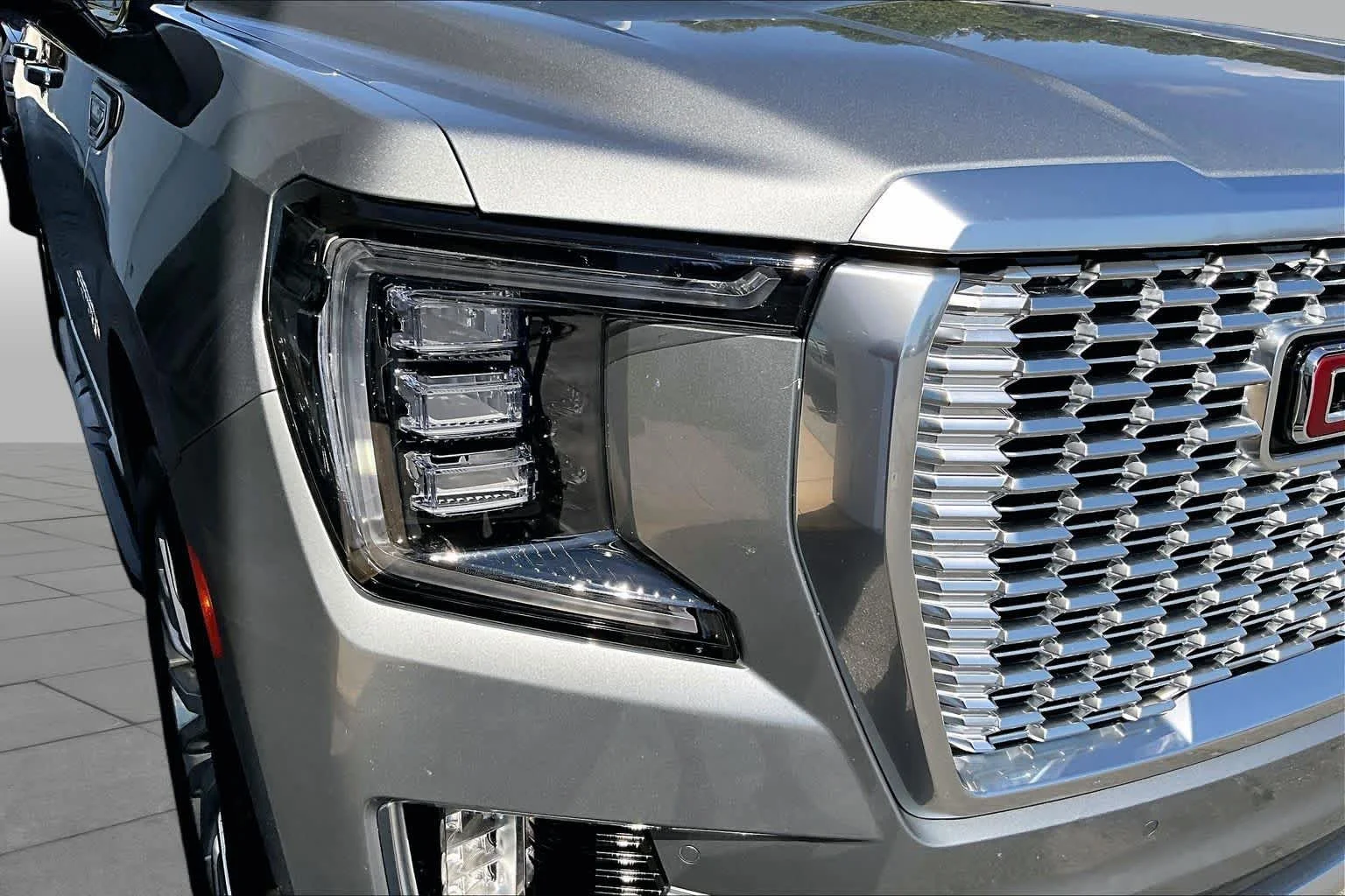 Used 2024 Sterling Metallic GMC Denali image 26