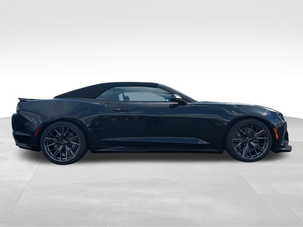 Used 2022 Black Chevrolet ZL1 image 9