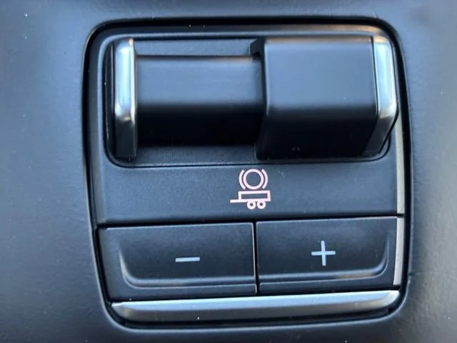 Used 2025 Sterling Metallic GMC AT4 image 28
