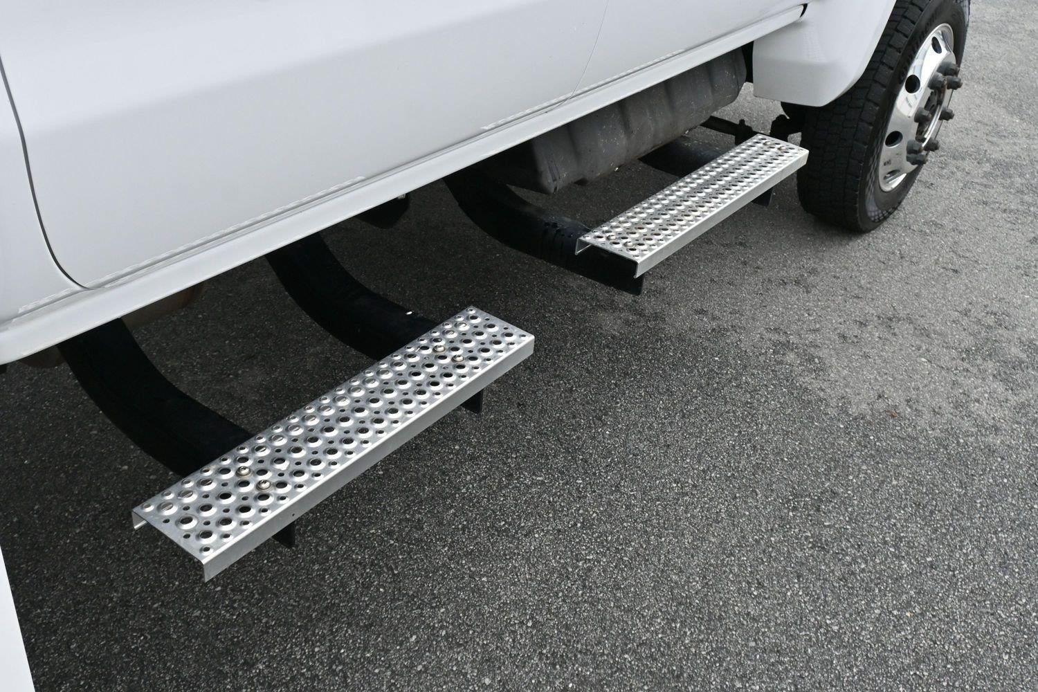 Used 2024 Summit White Chevrolet Work Truck image 12