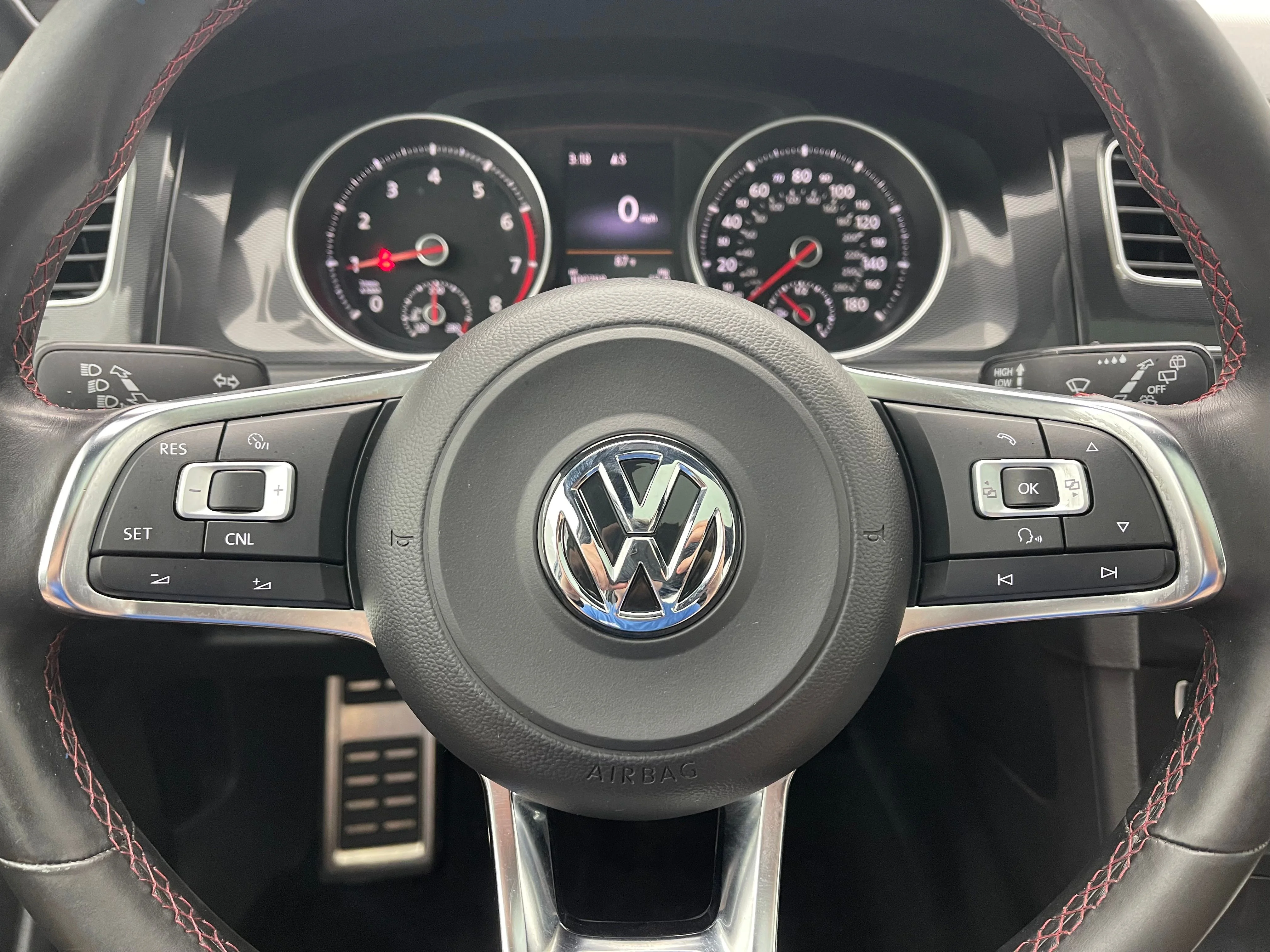 Used 2016 Pure White Volkswagen Autobahn image 20