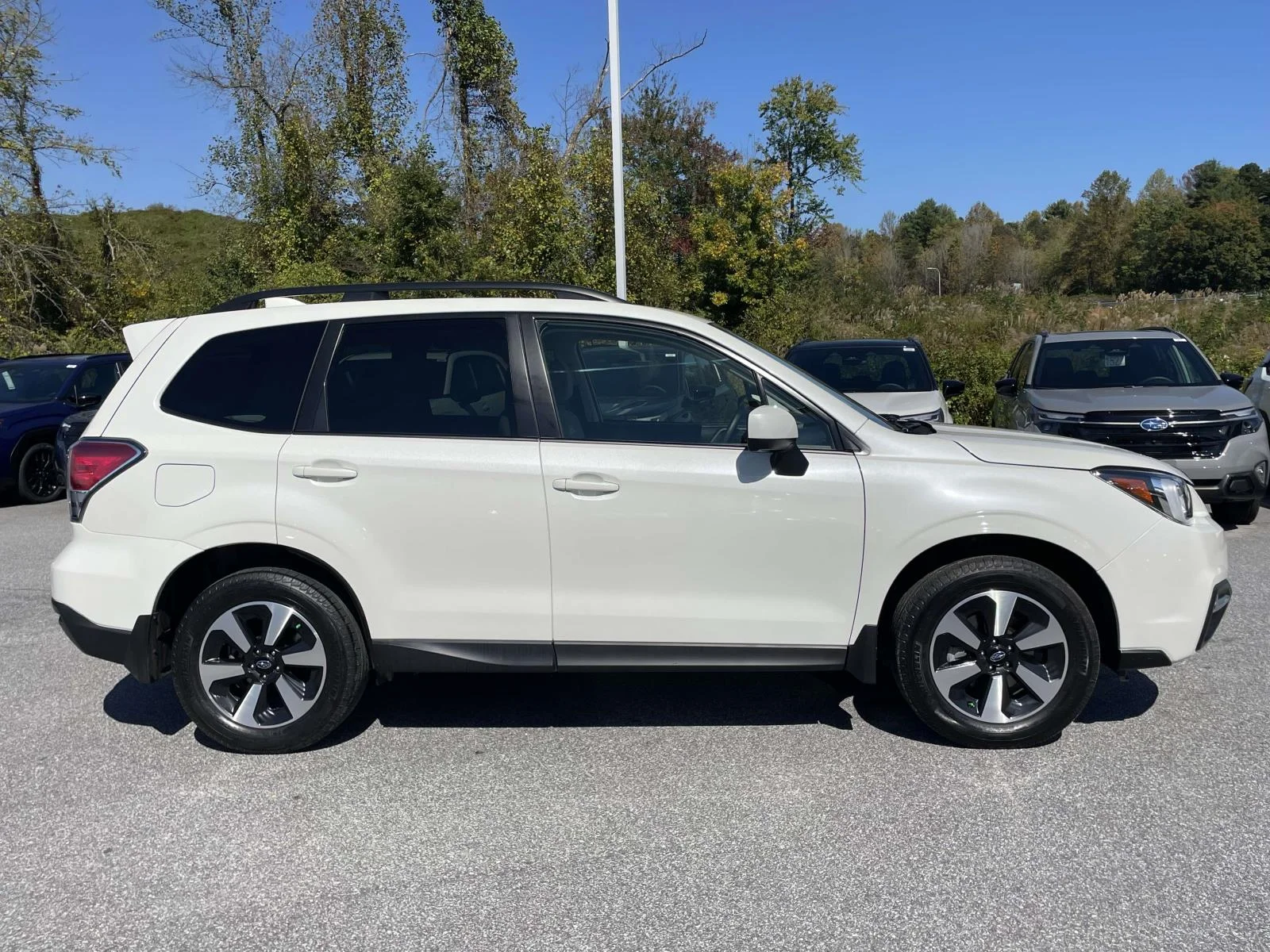 Used 2017 Crystal White Pearl Subaru Premium image 33