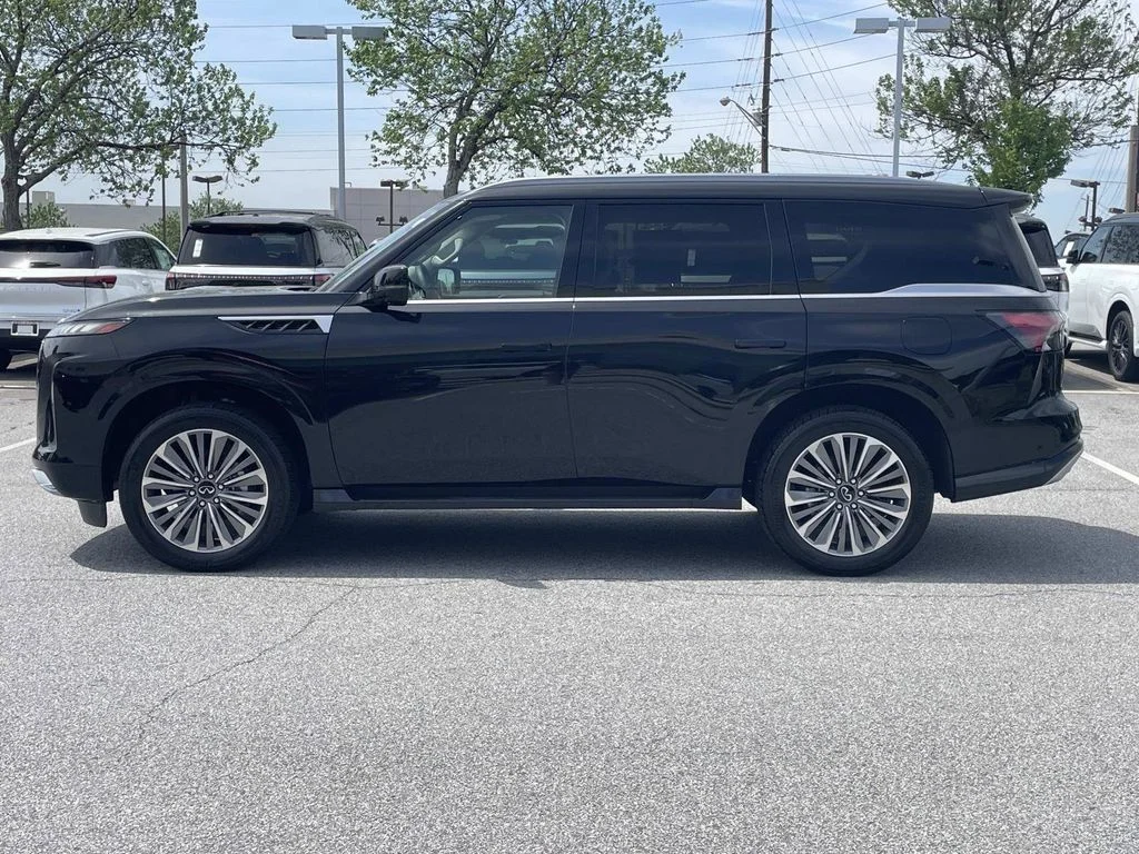 Used 2025 Black INFINITI SENSORY image 2