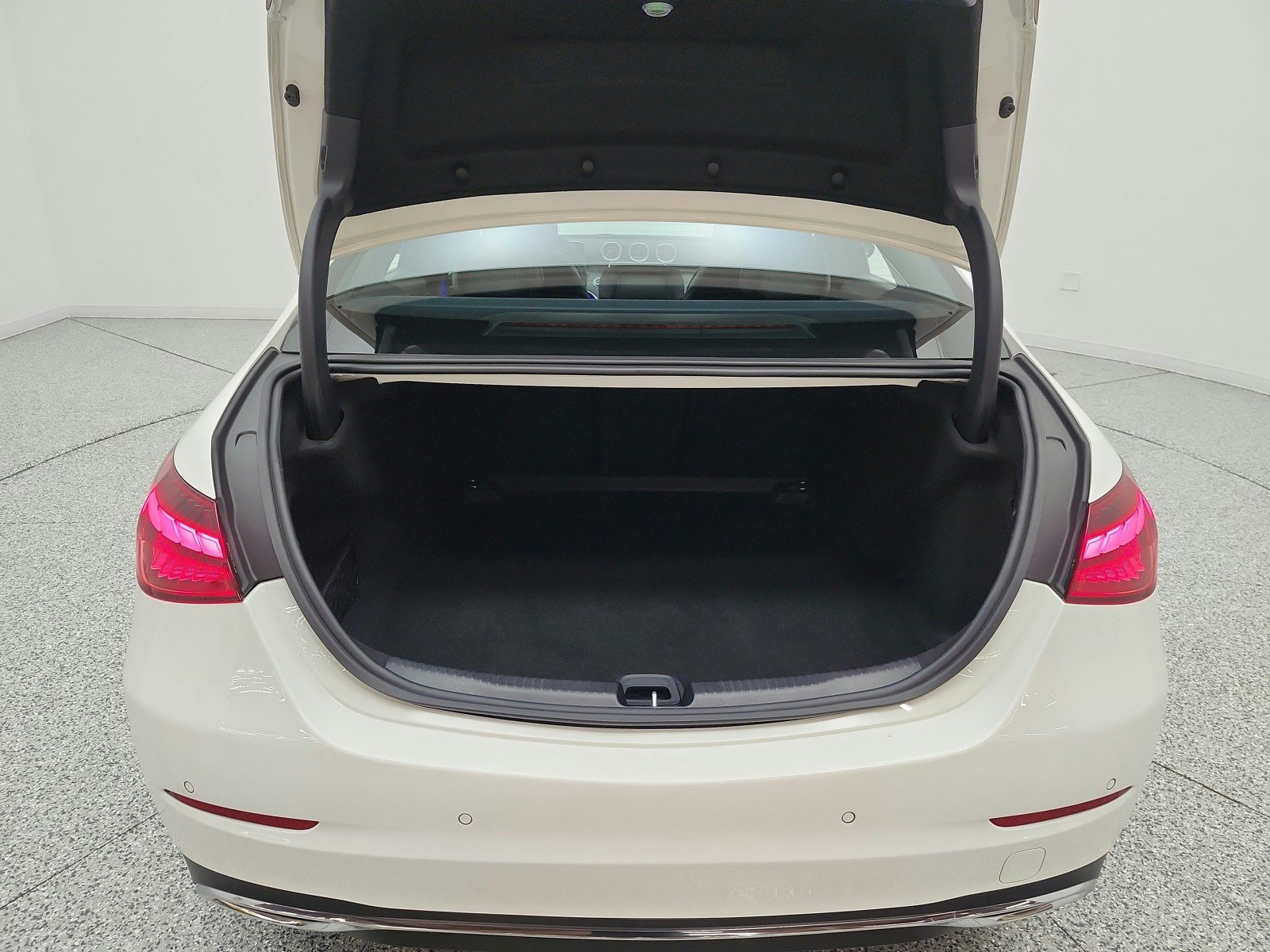 Used 2023 Polar White Mercedes-Benz C 300 Sedan image 17