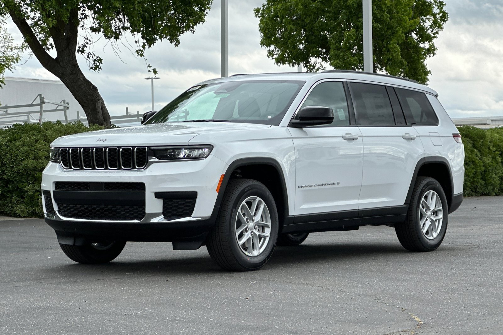 New 2026 Bright White Clearcoat Jeep Laredo X image 8