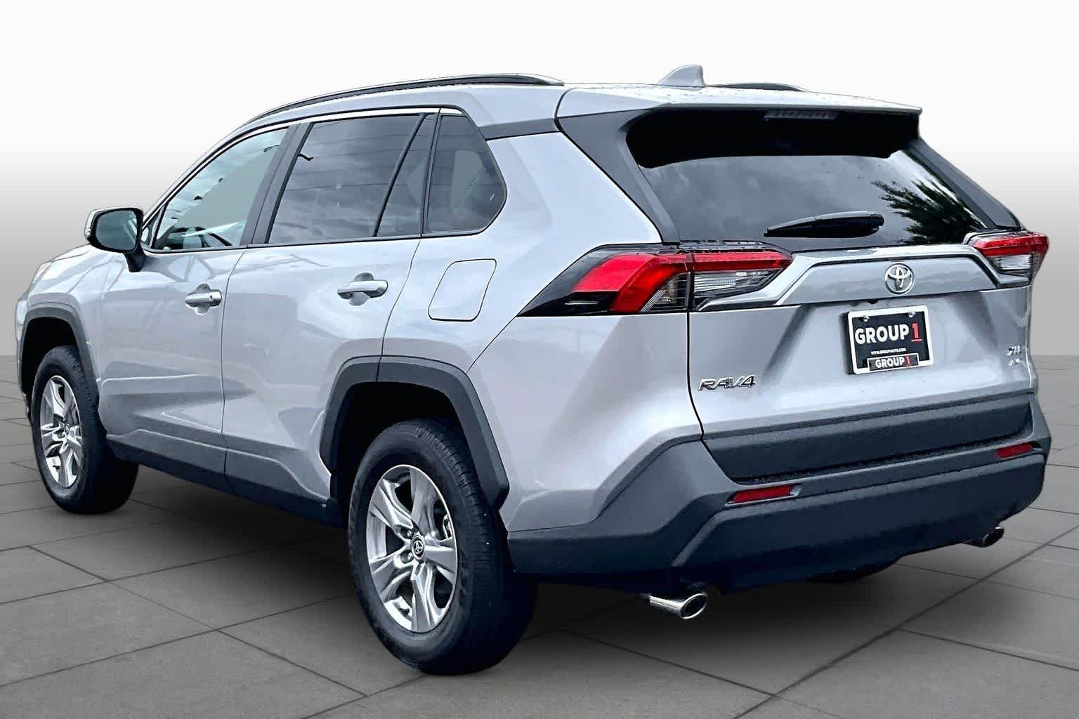 Used 2025 Silver Sky Metallic Toyota XLE image 11