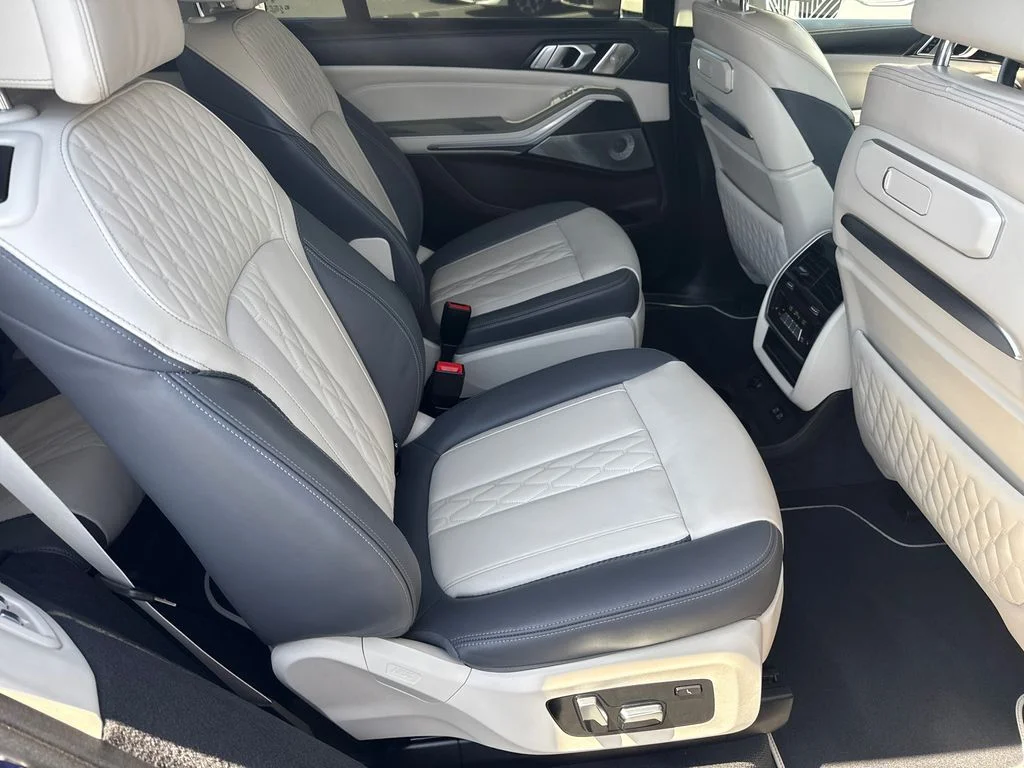 Used 2025 Blue BMW ALPINA XB7 image 17