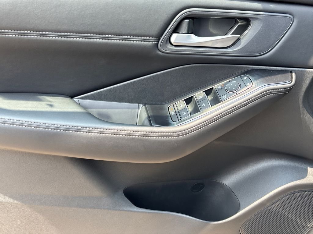 Used 2025 Gray Nissan SL image 24