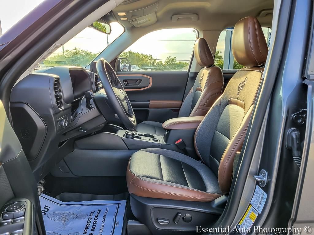 Used 2022 Gray Metallic Ford Outer Banks image 8