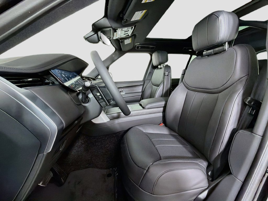 New 2027 Santorini Black Land Rover SE image 22