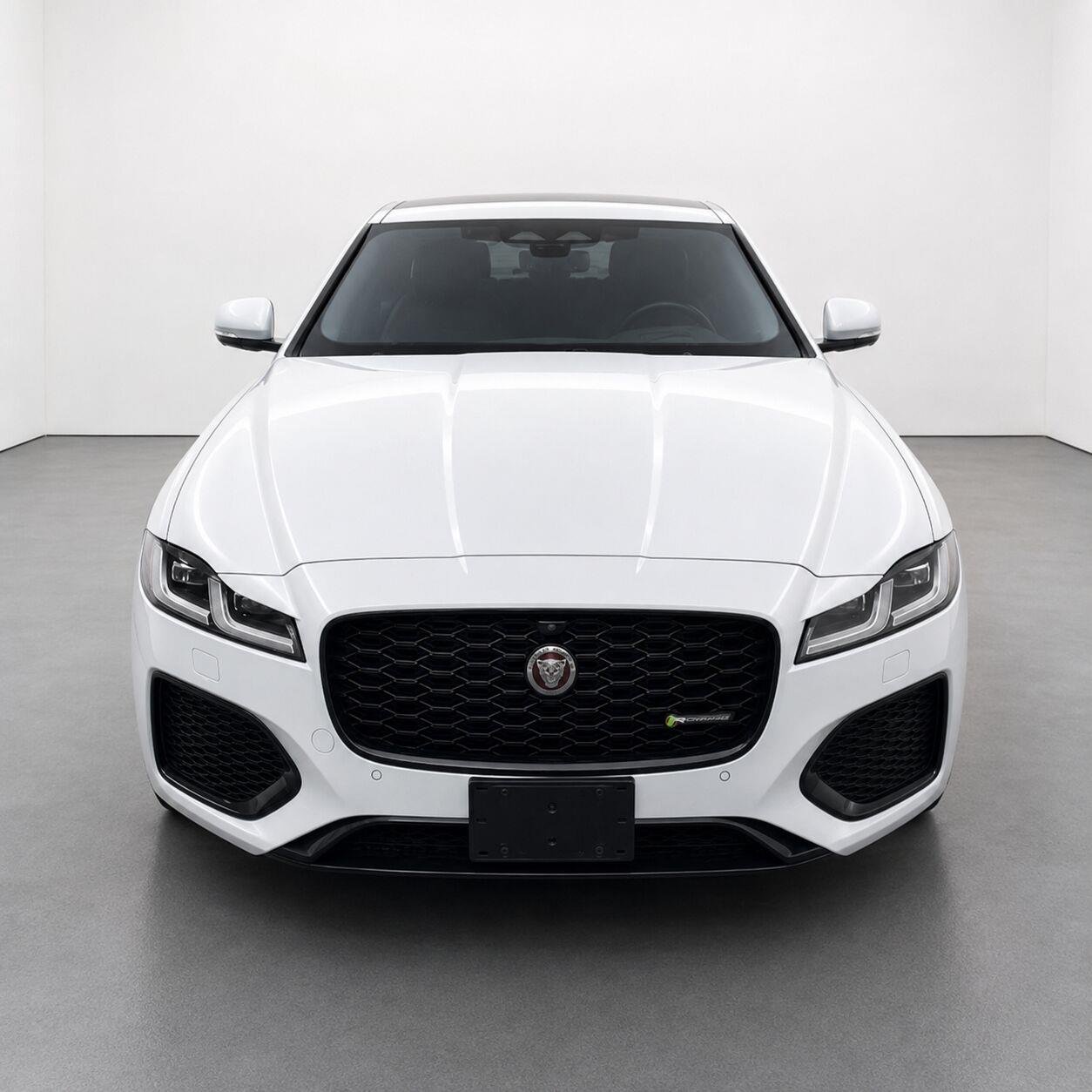 Used 2021 Yulong White Metallic Jaguar R-Dynamic SE image 8