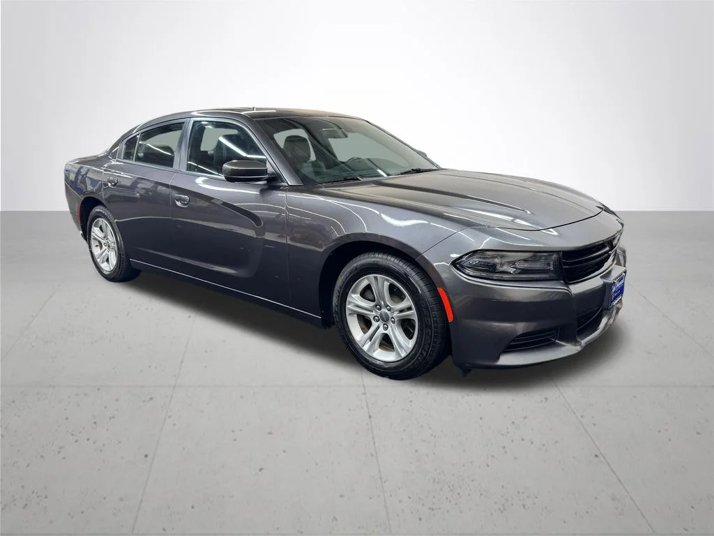 Used 2021 Gray Dodge SXT image 9