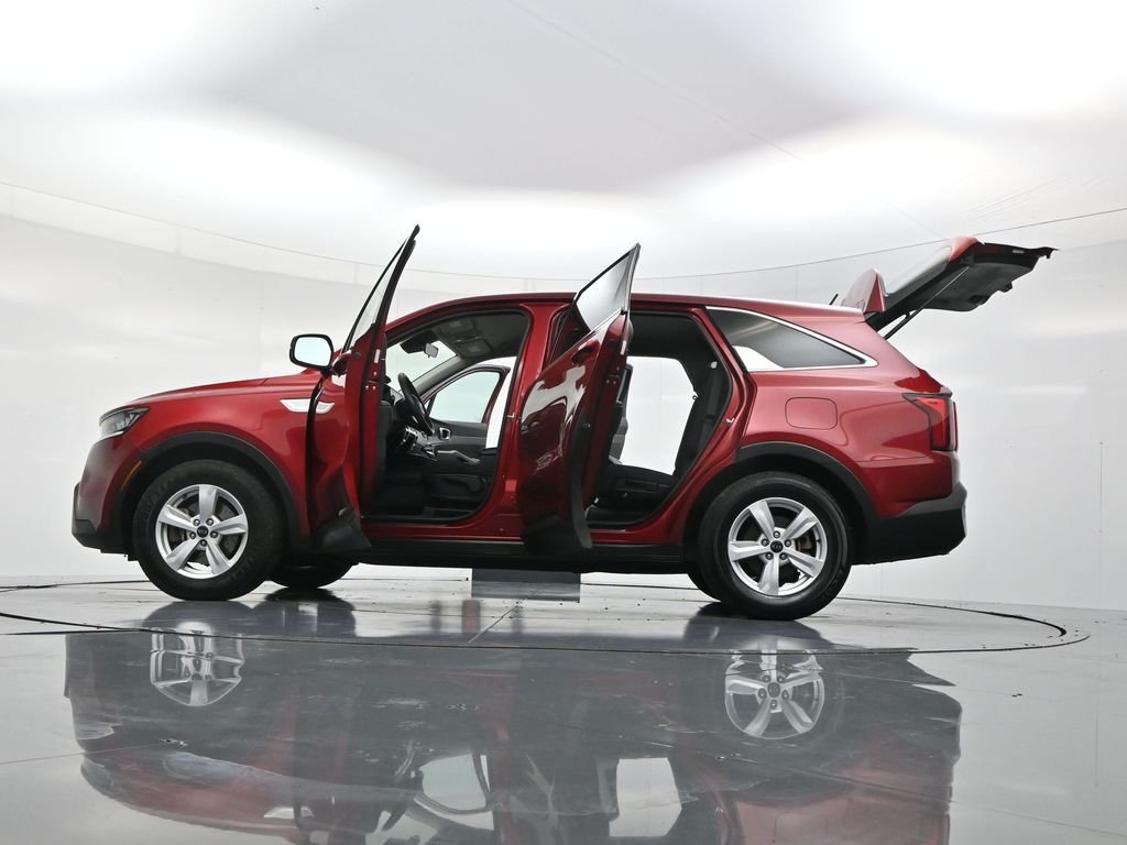 Used 2021 Passion Red Tintcoat Kia LX image 56