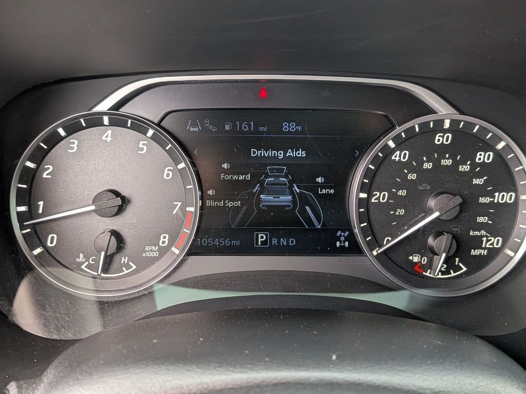 Used 2022 Red Nissan S image 17