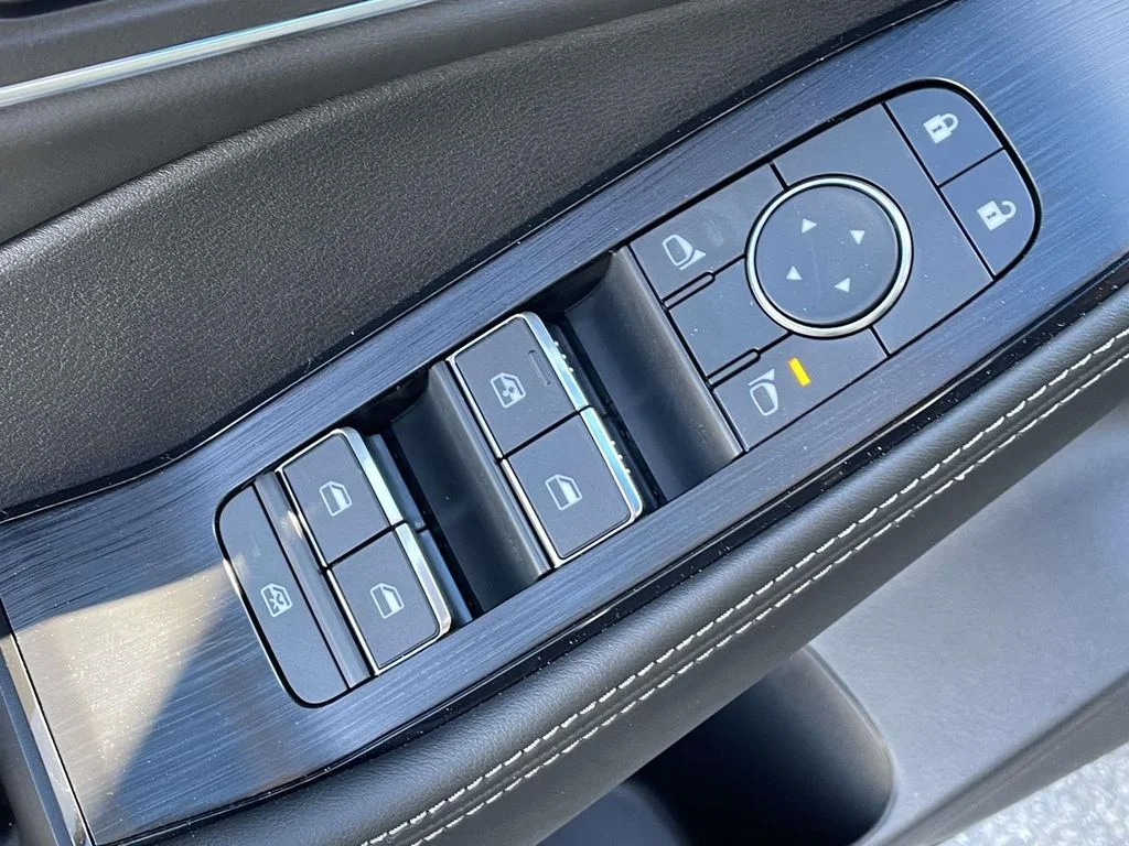 New 2026 Gray Nissan Platinum image 17