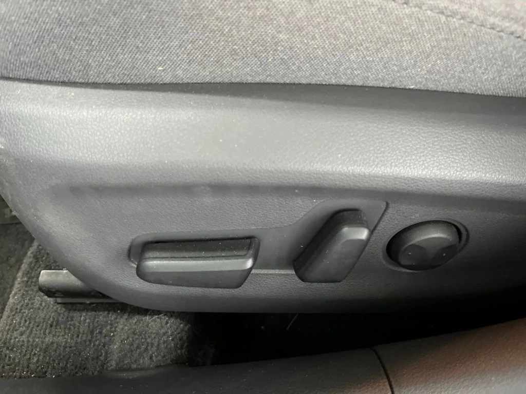 Used 2022 Gray Hyundai SEL image 22