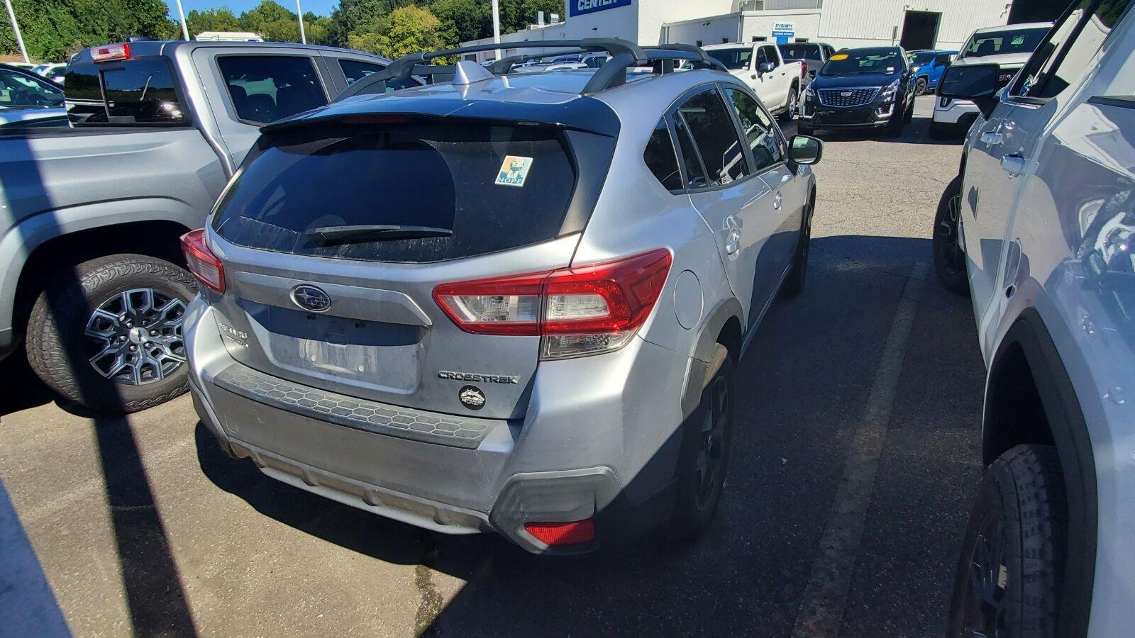 Used 2018 Ice Silver Metallic Subaru Premium image 9