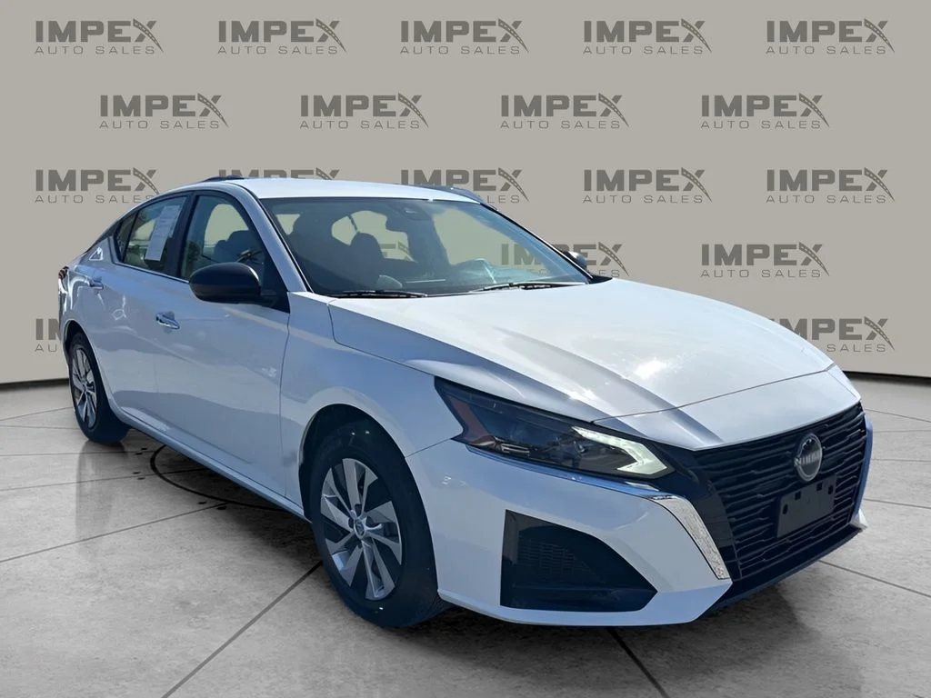 Used 2024 White Nissan 2.5 S image 7