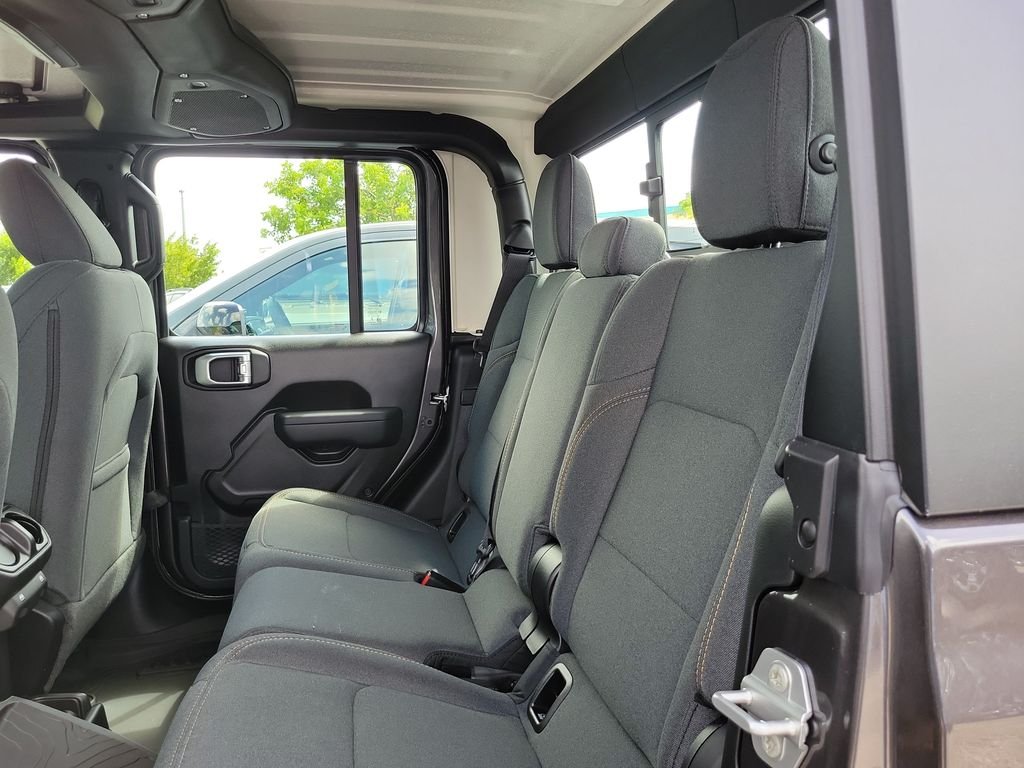 New 2026 Granite Crystal Metallic Clearcoat Jeep Sport image 15
