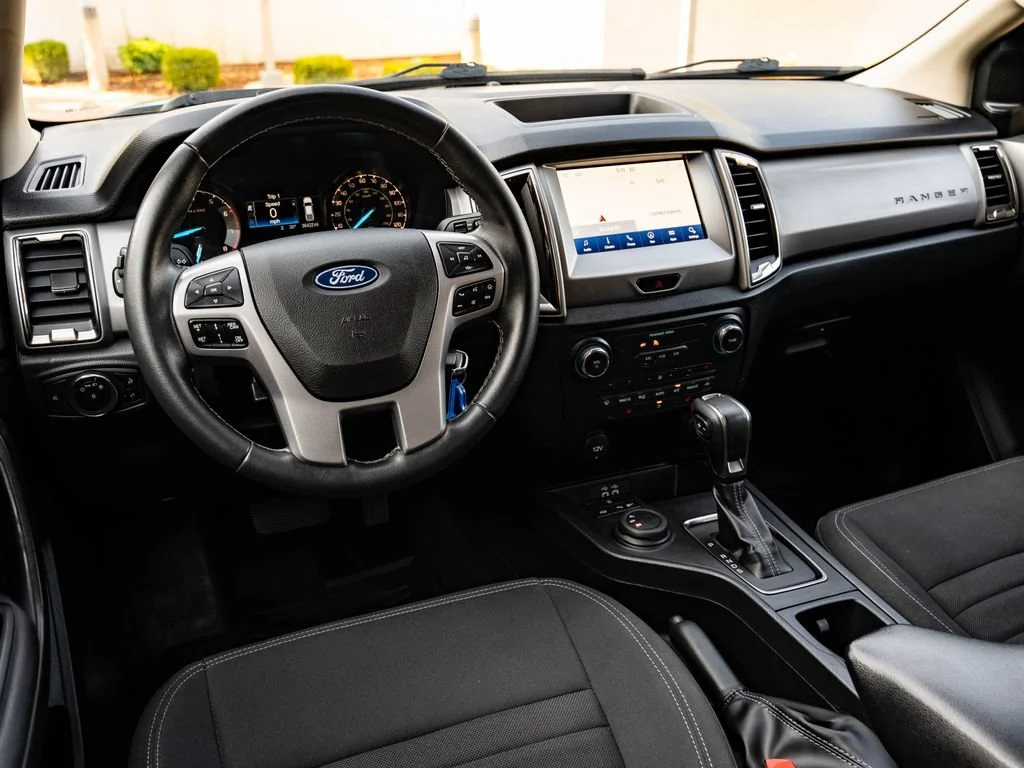 Used 2023 Velocity Blue Metallic Ford XLT image 4