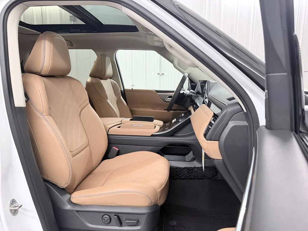 New 2027 RADIANT WHITE INFINITI Luxe 2WD image 49