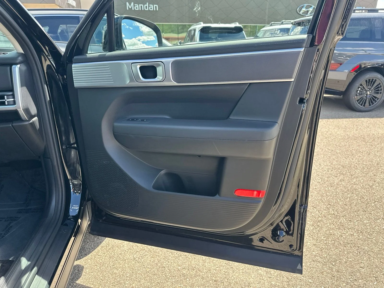 Used 2025 Black Hyundai SE image 43