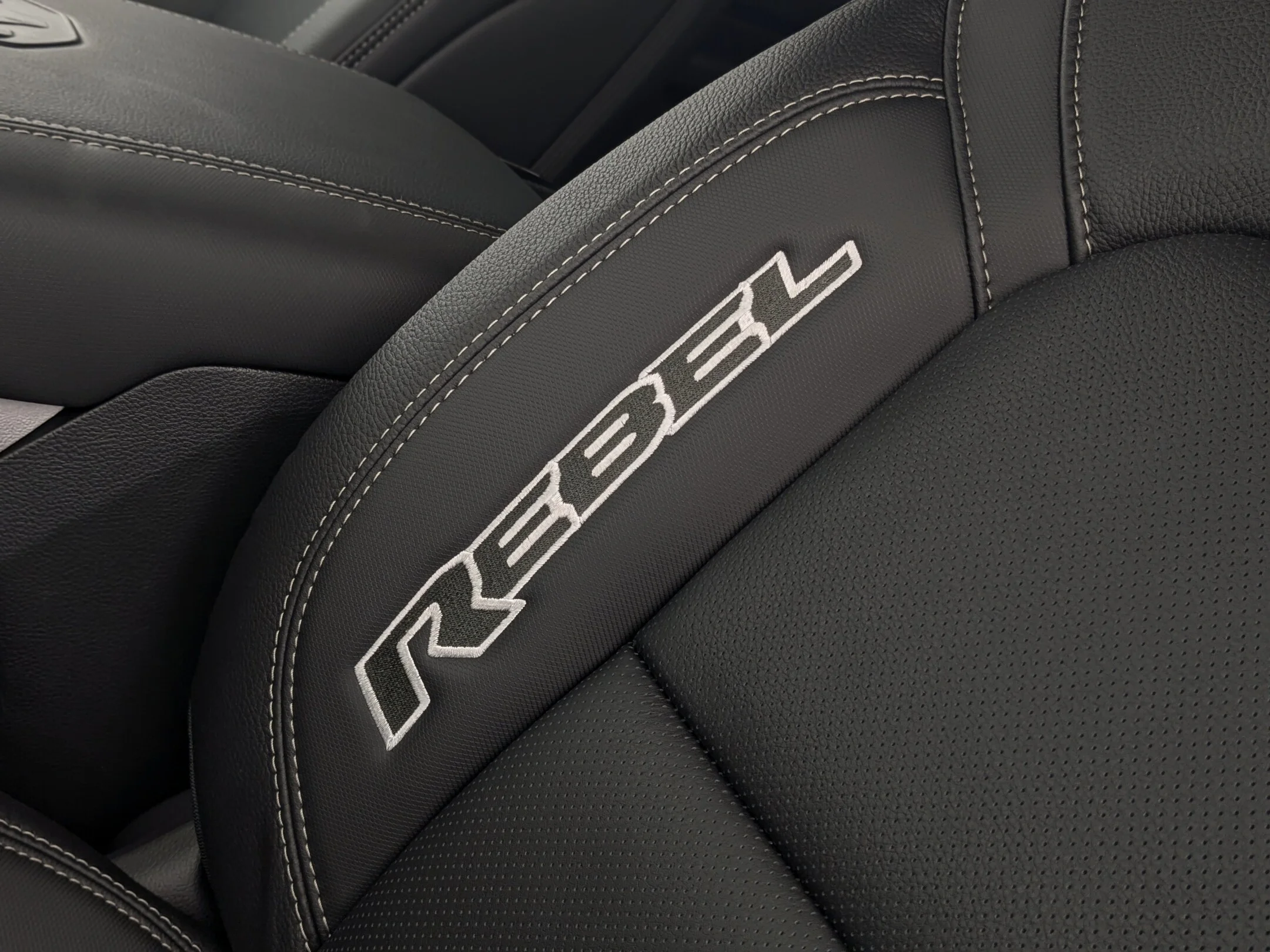 New 2026 Green RAM Rebel - - Level 2 Grp - Luxury Leather - Pano Sunroof - Harman/Kardon Audio & More! image 16
