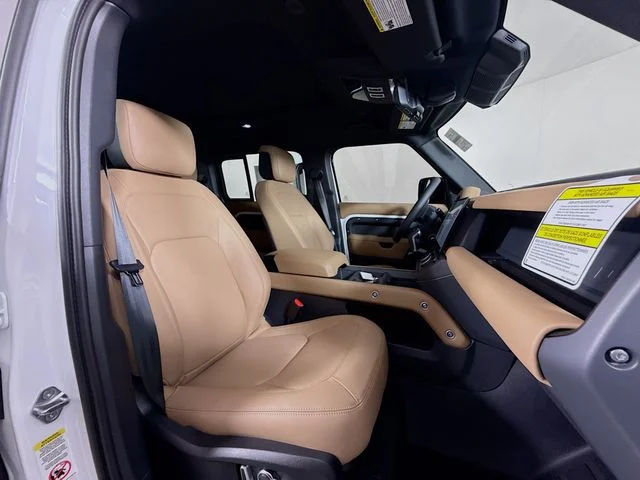 New 2026 Fuji White Land Rover S image 30