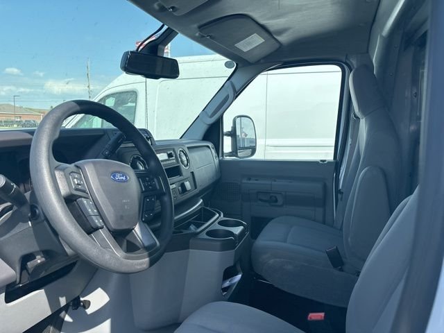 New 2026 Oxford White Ford E-350 SRW image 17